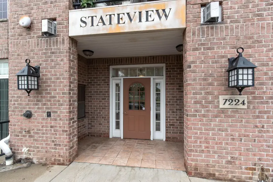 7224 W State STREET #3D, Wauwatosa, WI 53213 - #2