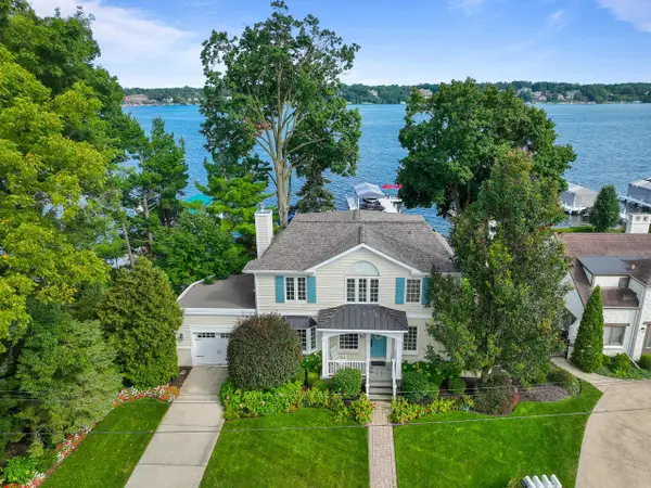 1530 Lake Shore DRIVE, Lake Geneva, WI 53147