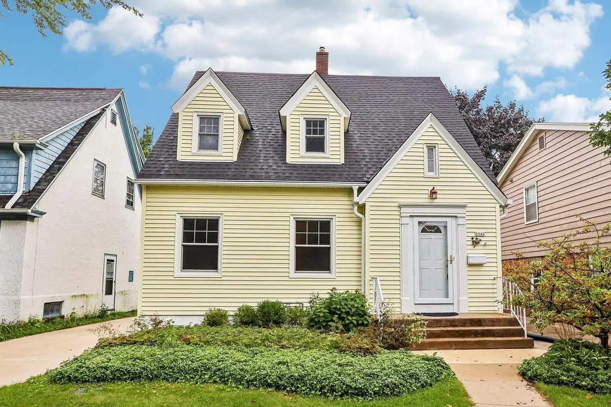 5945 N Shoreland AVENUE, Whitefish Bay, WI 53217 - #1