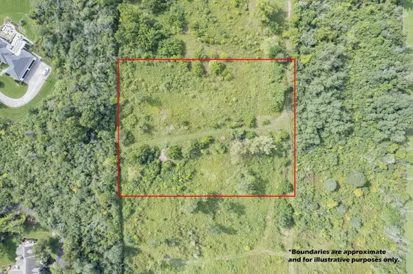 10240 N RANGE LINE ROAD, Mequon, WI 53092