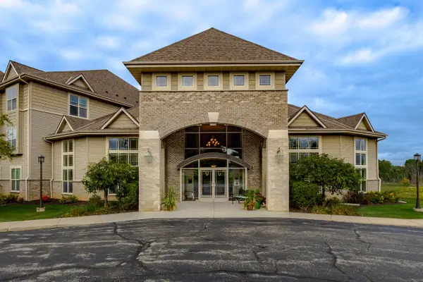 230 Hilldale DRIVE #1111, Hartford, WI 53027