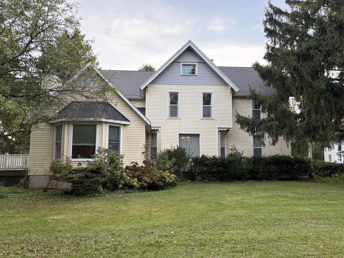 1041 W Highland STREET, Whitewater, WI 53190 - #1