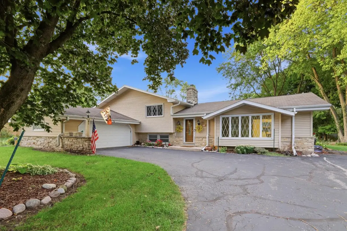 16200 Tomahawk TRAIL, Brookfield, WI 53005 - #1