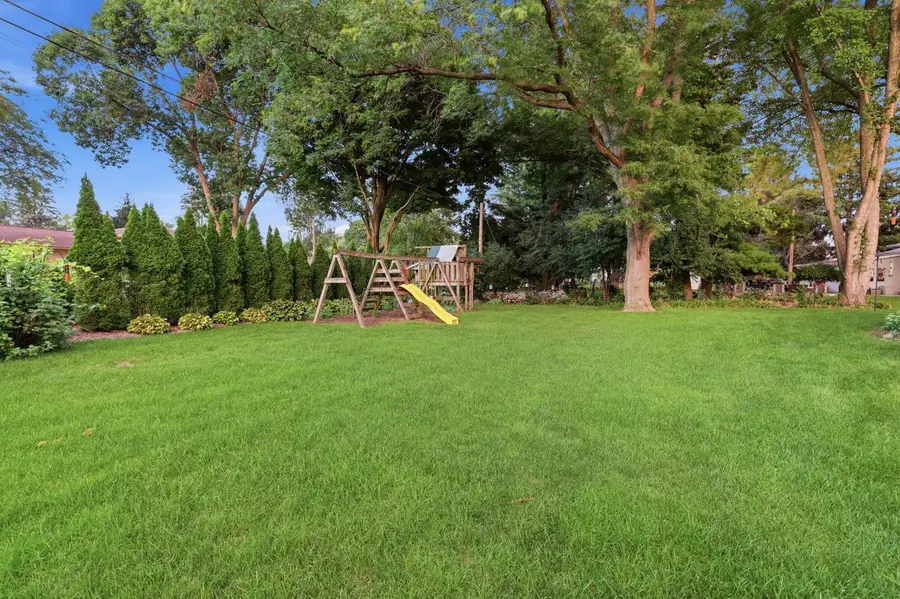16200 Tomahawk TRAIL, Brookfield, WI 53005 - #3