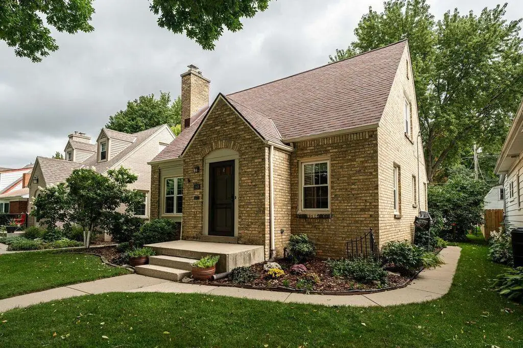 2416 S 79th STREET, West Allis, WI 53219 - #1