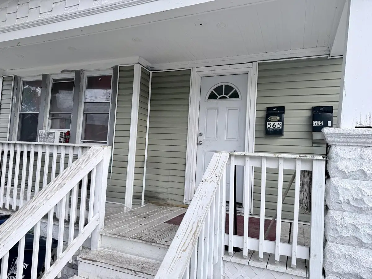 565 W Rogers STREET, Milwaukee, WI 53204 - #1