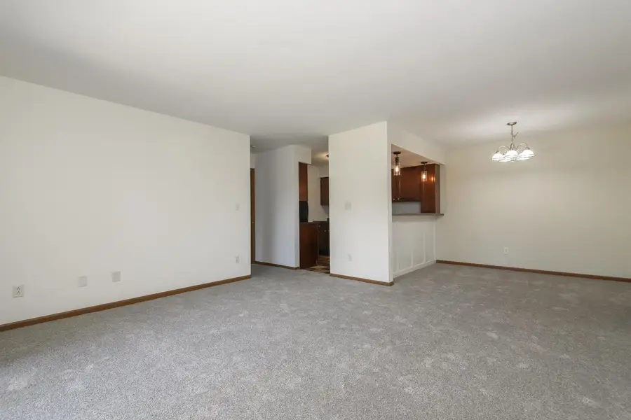 N110W16936 Ashbury CIRCLE #4, Germantown, WI 53022 - #3