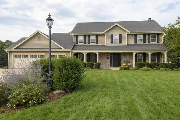 N102W15128 Raintree COURT, Germantown, WI 53022