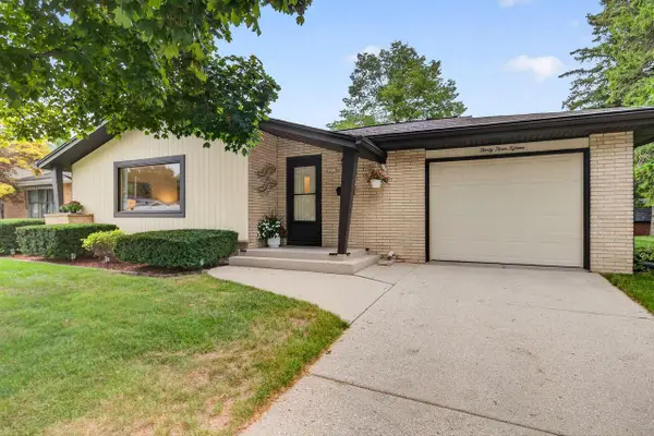 3315 Hickory CIRCLE, Sheboygan, WI 53081