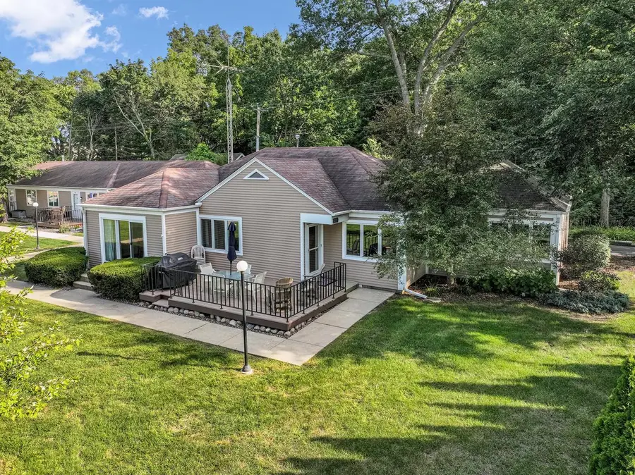 2701 S Browns Lake DRIVE #J-1, Burlington, WI 53105 - #2