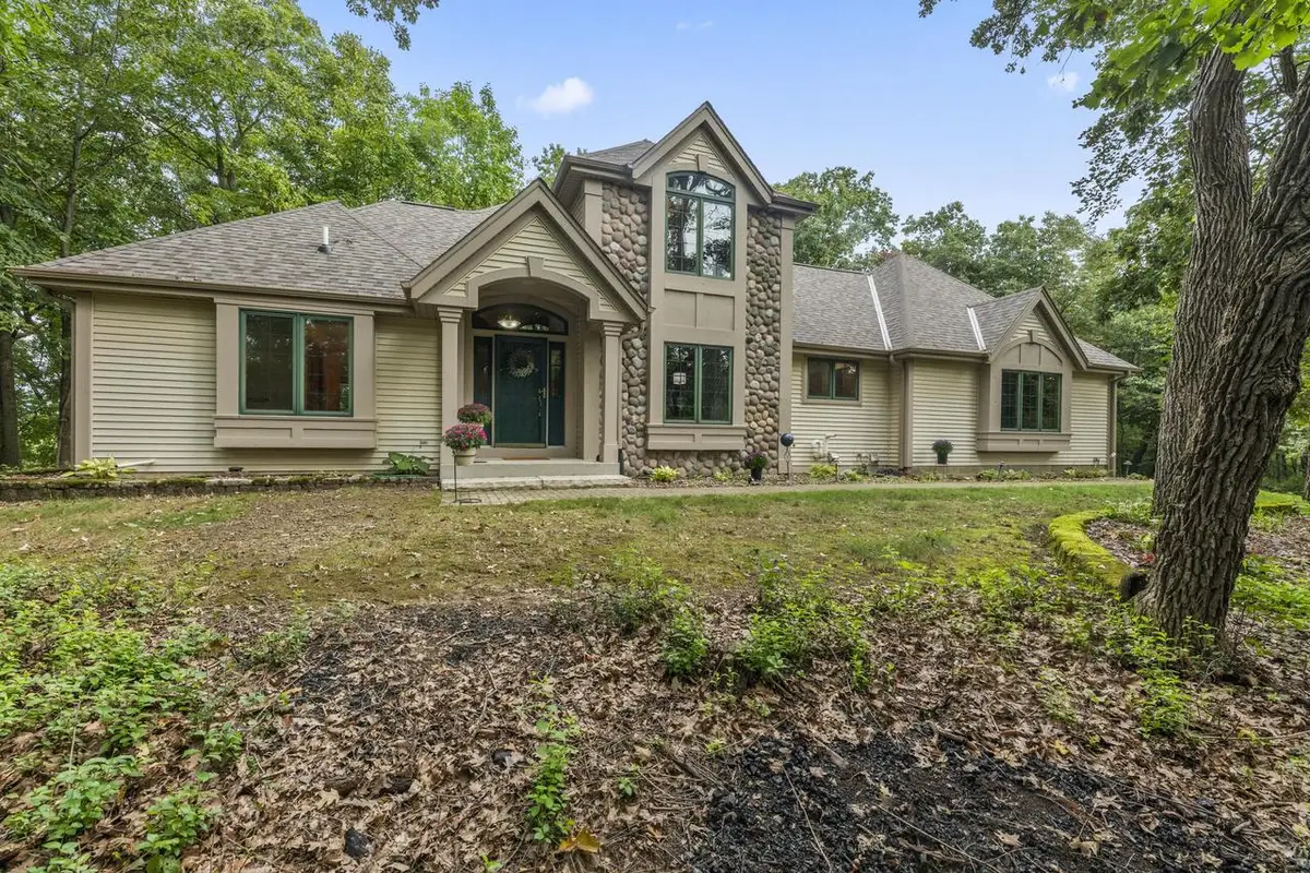 3515 Broken Bow TRAIL, Delafield, WI 53018 - #1