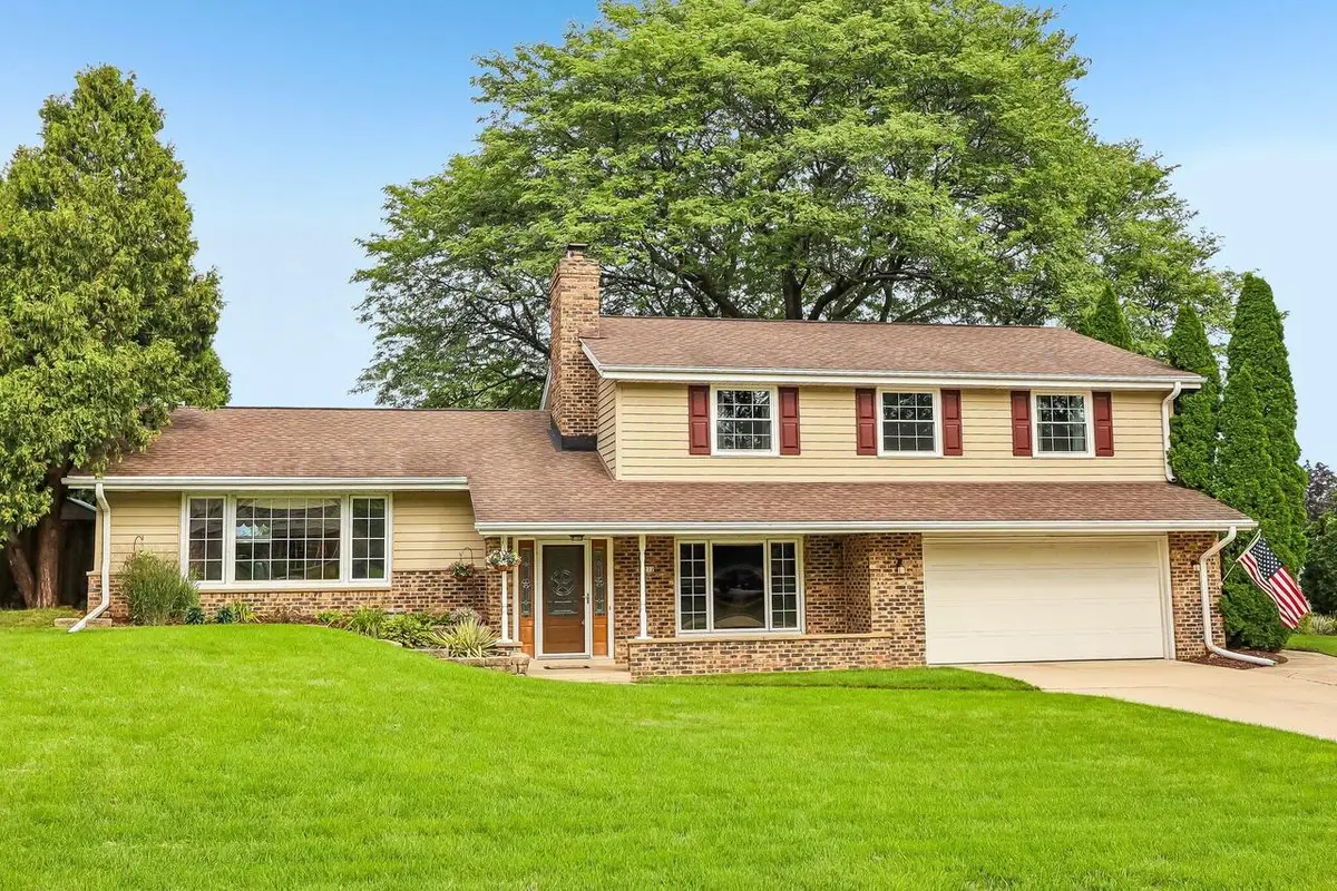 3322 S 121st STREET, West Allis, WI 53227 - #1