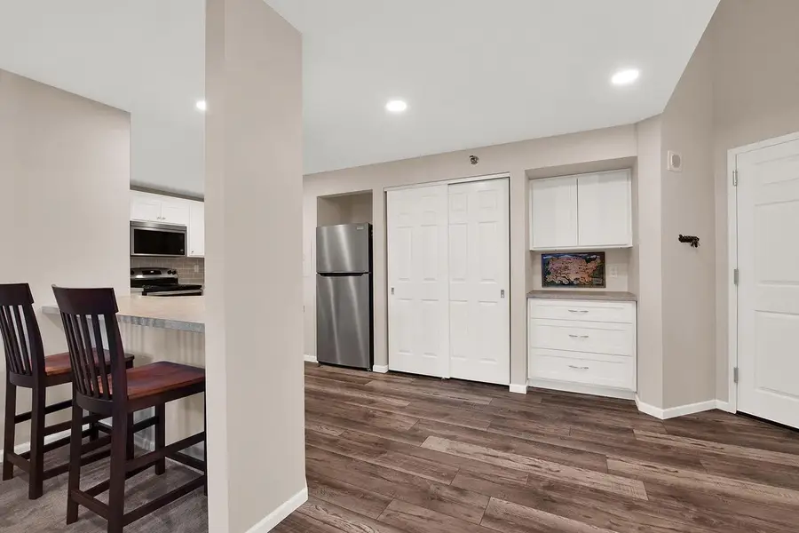 270 E Highland AVENUE #635, Milwaukee, WI 53202 - #2