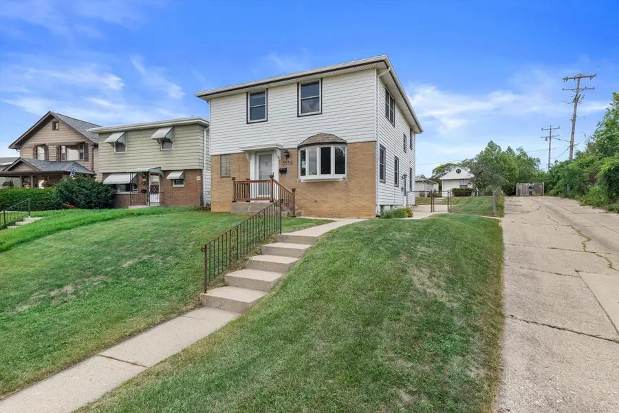 3332 S Burrell STREET #3332A, Milwaukee, WI 53207 - #3