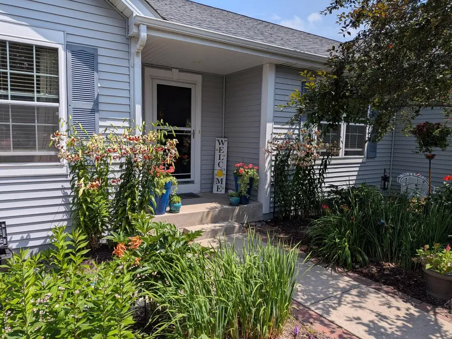 643 Riverwood LANE, West Bend, WI 53095 - #2