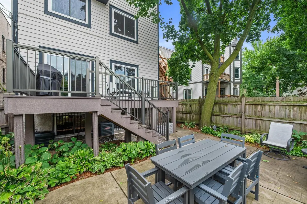 1523 N Marshall STREET, Milwaukee, WI 53202 - #1