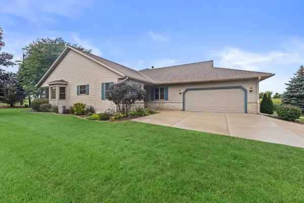 W155N6631 Blue Heron DRIVE, Menomonee Falls, WI 53051