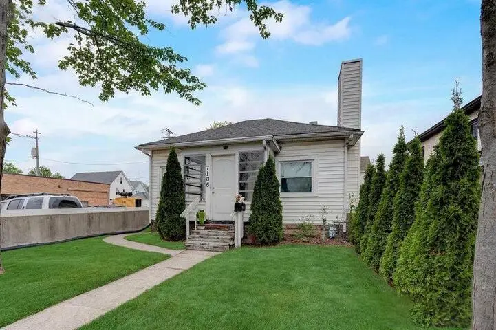 7106 W National AVENUE, West Allis, WI 53214 - #1