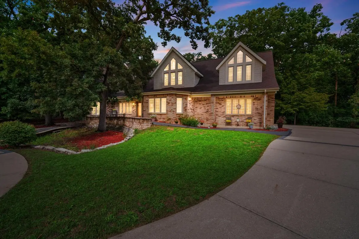 14700 W Fleetwood LANE, New Berlin, WI 53151 - #1