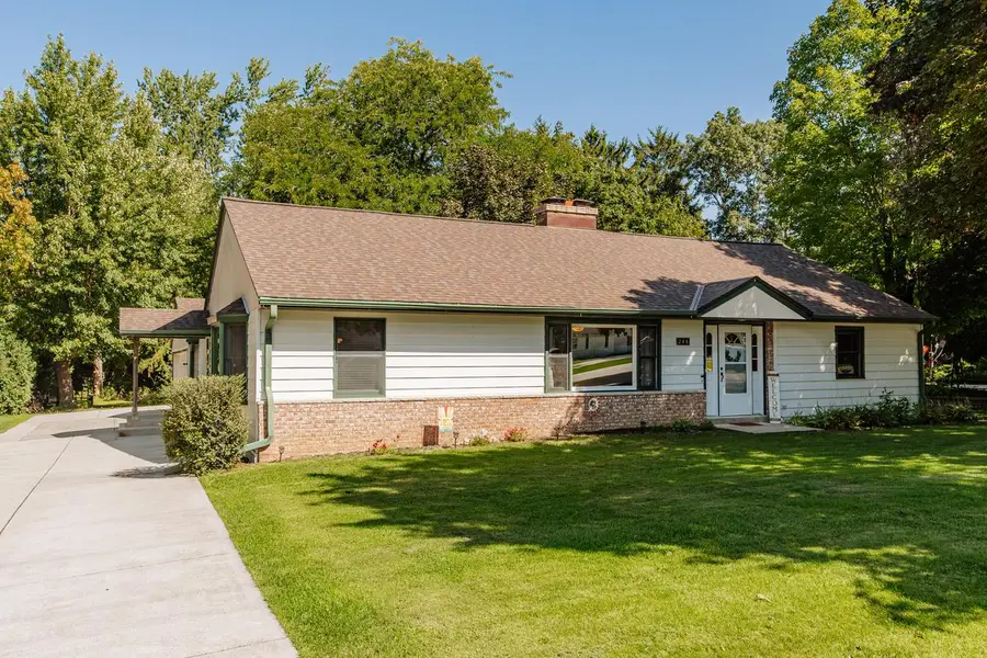 248 E Ottawa AVENUE, Dousman, WI 53118 - #2