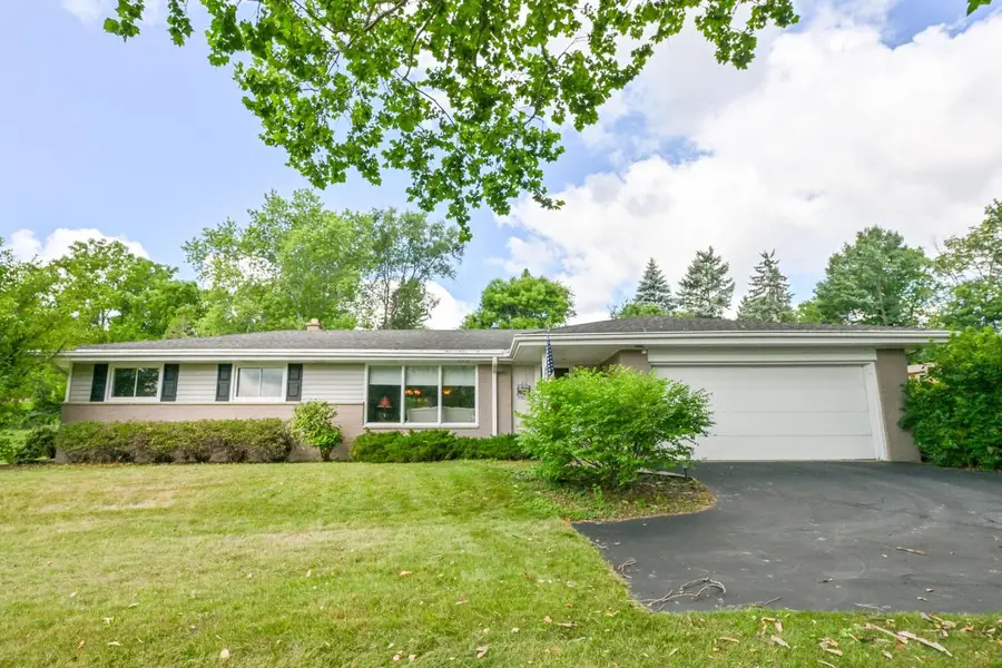 5127 S Menard DRIVE, New Berlin, WI 53151 - #2