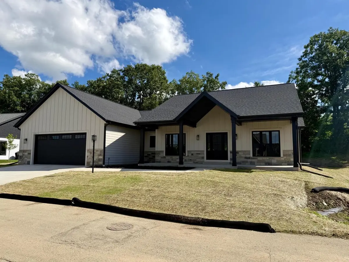 W208N16278 Renee WAY, Jackson, WI 53037 - #1