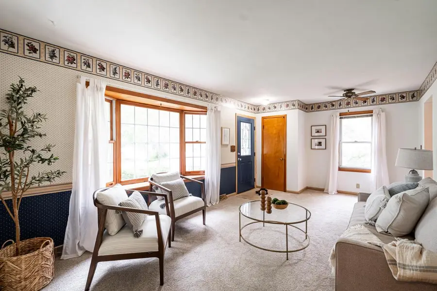 5833 W Calumet ROAD, Milwaukee, WI 53223 - #2