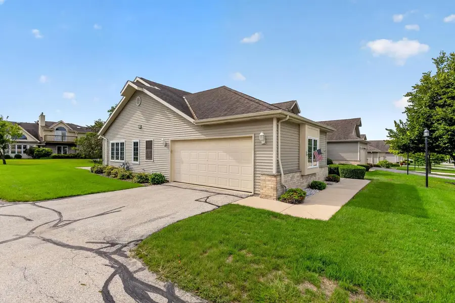 5333 S Butterfield WAY, Greenfield, WI 53221 - #2