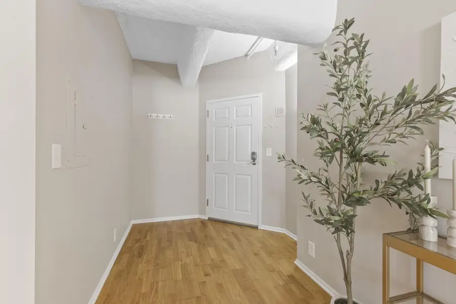 270 E Highland AVENUE #113, Milwaukee, WI 53202 - #2
