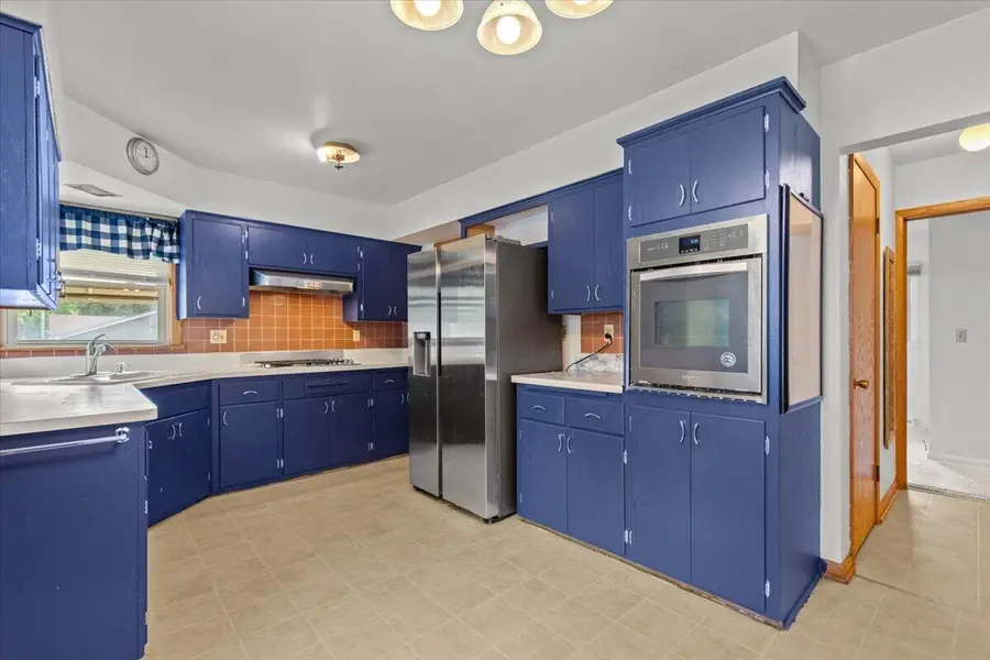 7429 W Glendale AVENUE, Milwaukee, WI 53218 - #3