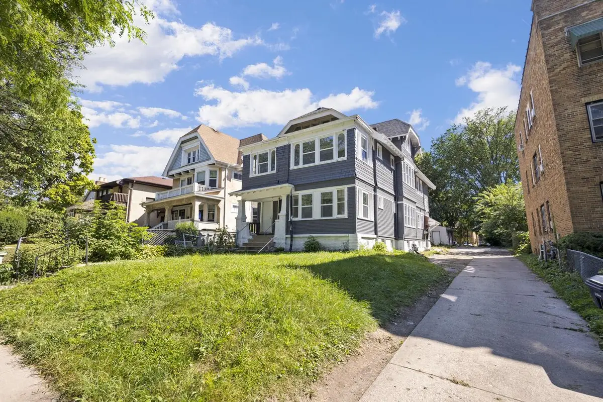 4266 W Highland BOULEVARD #4268, Milwaukee, WI 53208 - #1
