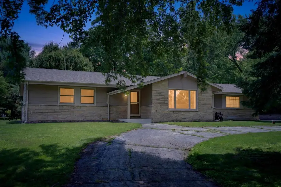 S94W23105 Meadow View LANE, Big Bend, WI 53103 - #2