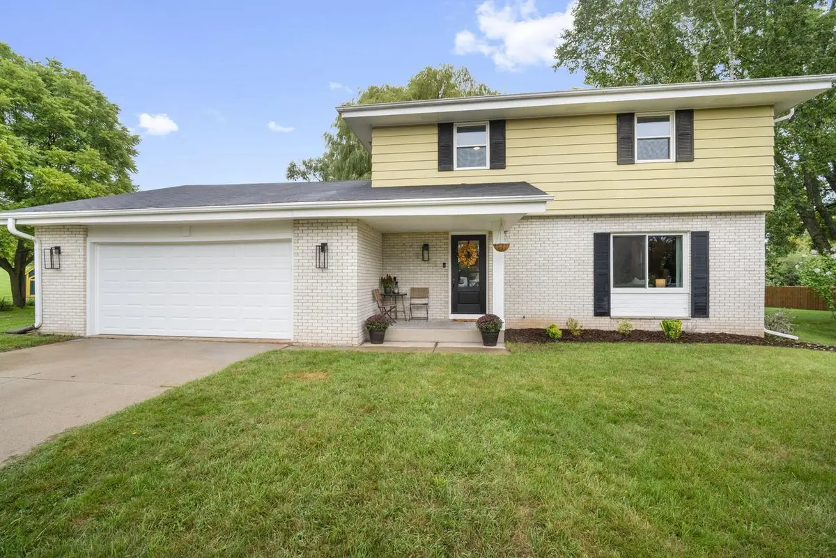 1324 W Portview DRIVE, Port Washington, WI 53074 - #1