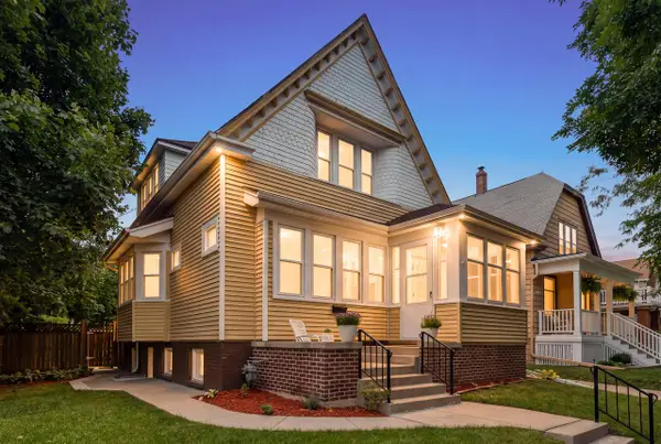 4015 N Stowell AVENUE, Shorewood, WI 53211