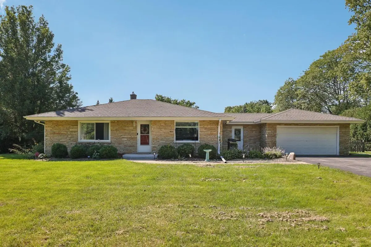 10043 N Greenview DRIVE, Mequon, WI 53092 - #1
