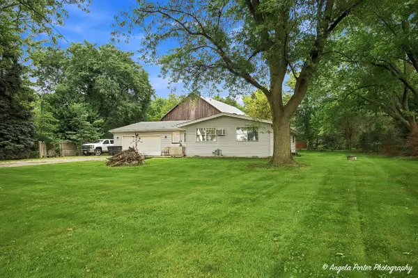 11811 304th AVENUE, Trevor, WI 53179