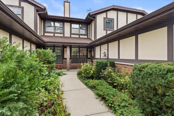 8173 S Legend DRIVE, Franklin, WI 53132