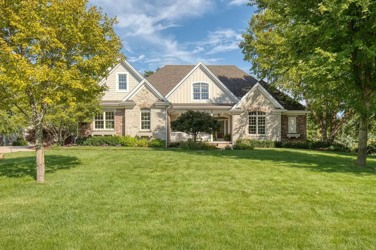 2120 Carriage Hills DRIVE, Delafield, WI 53018 - #1