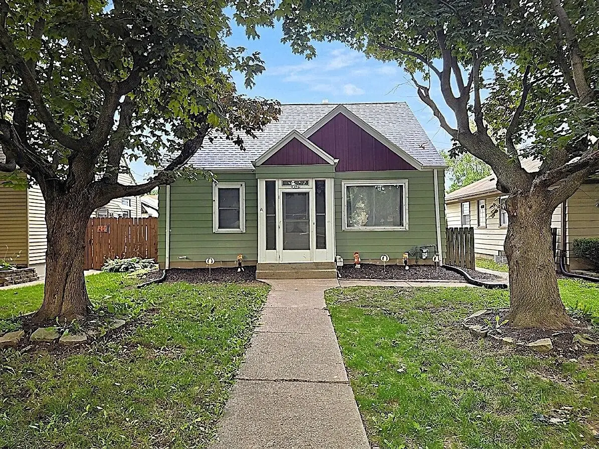 3136 N 77th STREET, Milwaukee, WI 53222 - #1