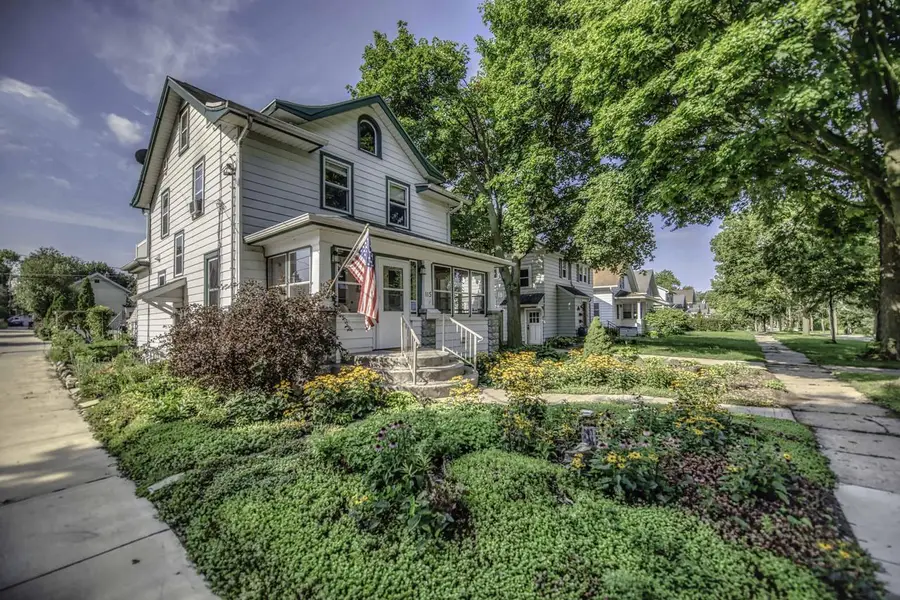 115 W Newhall AVENUE, Waukesha, WI 53186 - #2