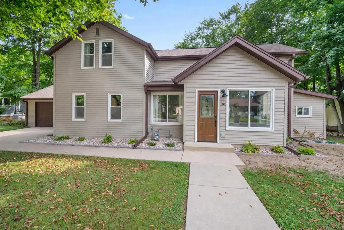 110 N Harrison STREET, North Prairie, WI 53153 - #1