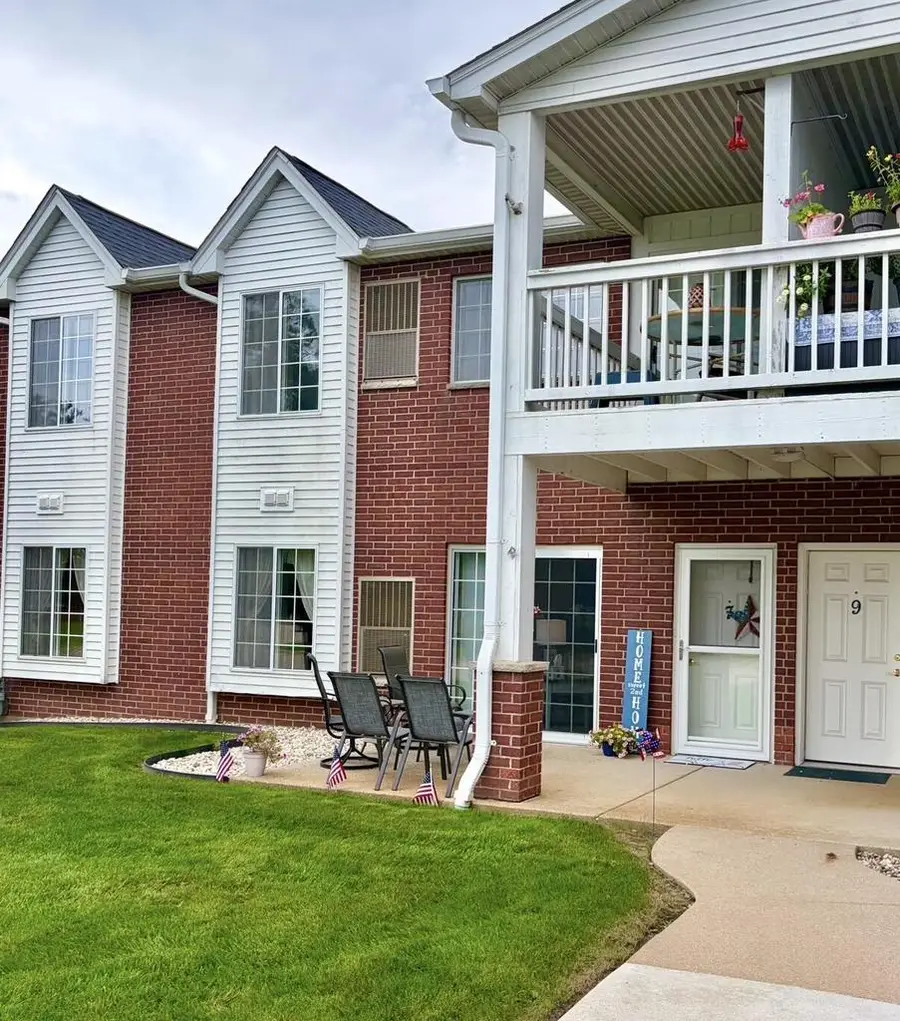 8201 Lexington PLACE #7, Pleasant Prairie, WI 53158 - #2