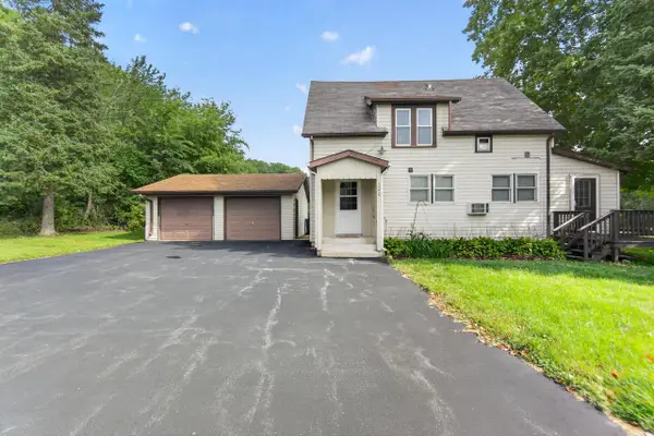 300 James STREET, Slinger, WI 53086