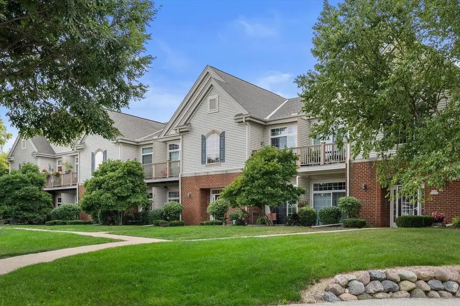 W206N16729 Blackberry CIRCLE #1523, Jackson, WI 53037 - #2