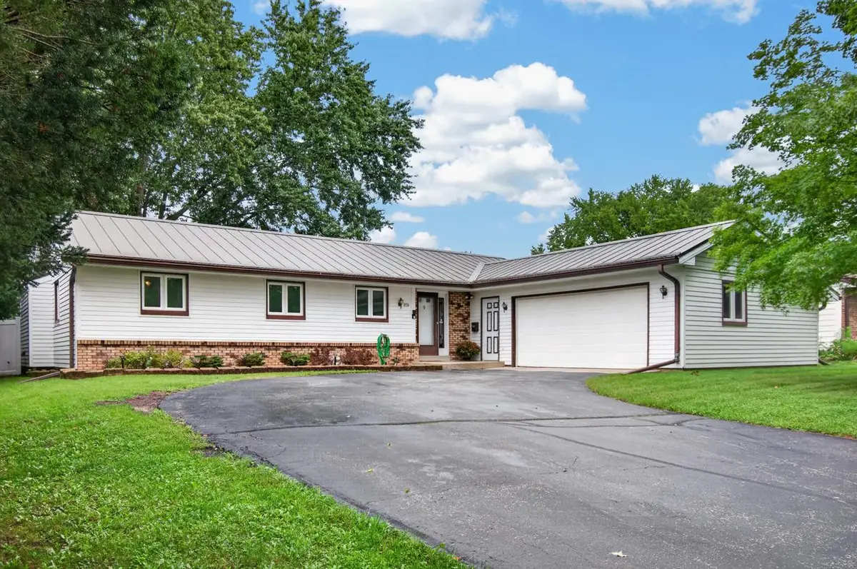 650 Meadow LANE, Burlington, WI 53105 - #1