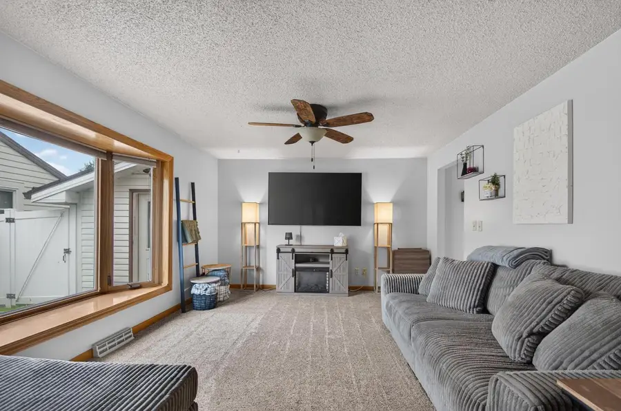 650 Meadow LANE, Burlington, WI 53105 - #2
