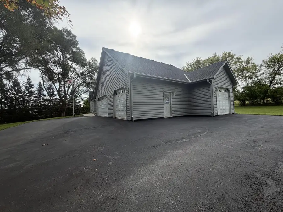 2135 Sherman ROAD, Jackson, WI 53037 - #3