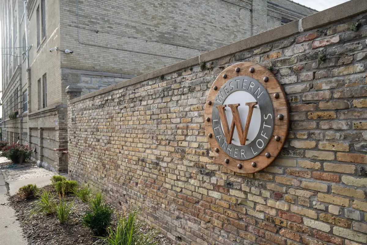 904 E Pearson STREET #401, Milwaukee, WI 53202 - #1