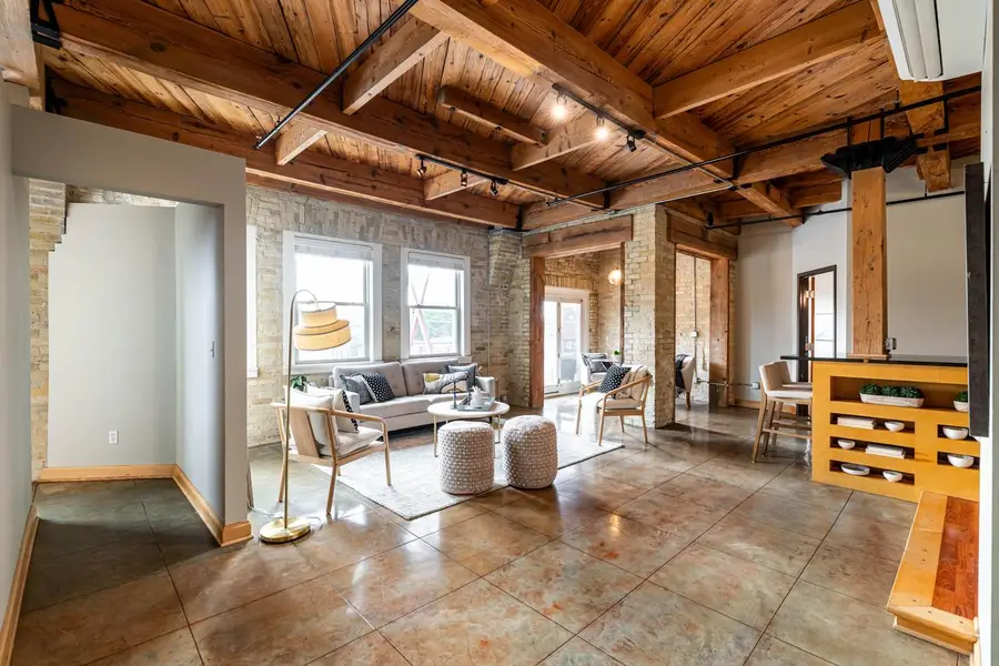 904 E Pearson STREET #401, Milwaukee, WI 53202 - #3