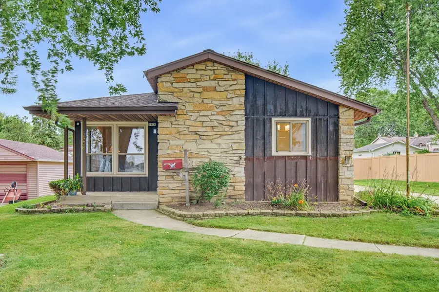 5856 S New York AVENUE, Cudahy, WI 53110 - #2